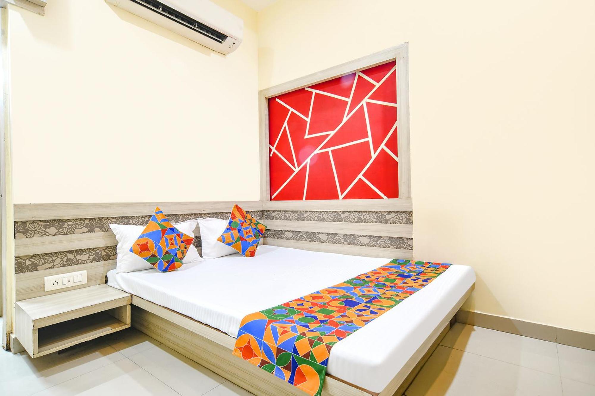 Fabexpress Blue Star Hotel Ujjain Exterior photo