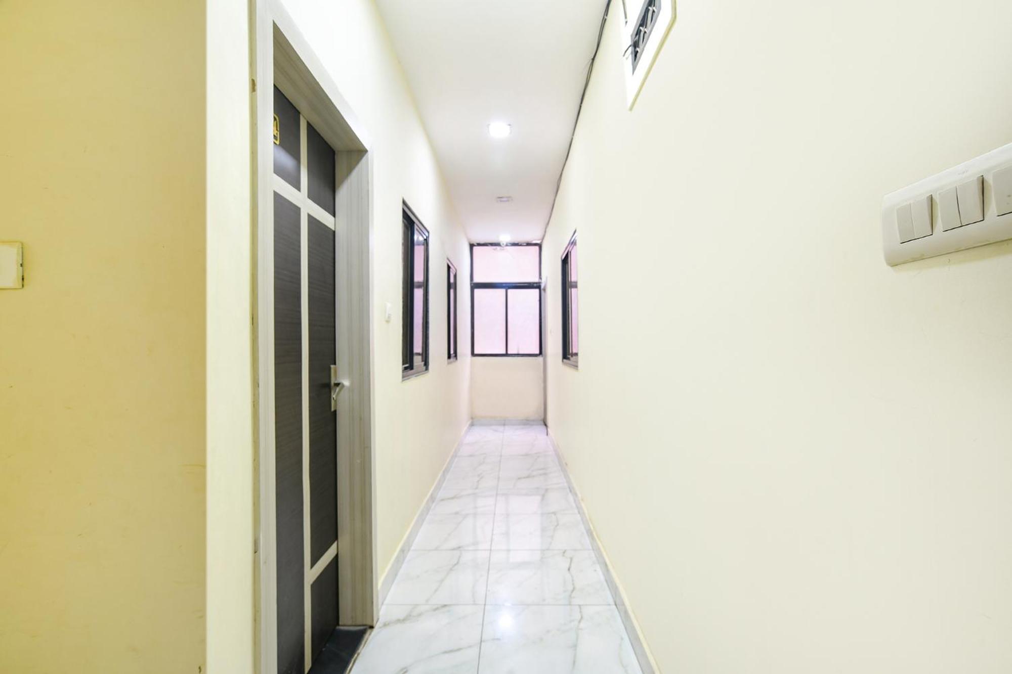 Fabexpress Blue Star Hotel Ujjain Exterior photo